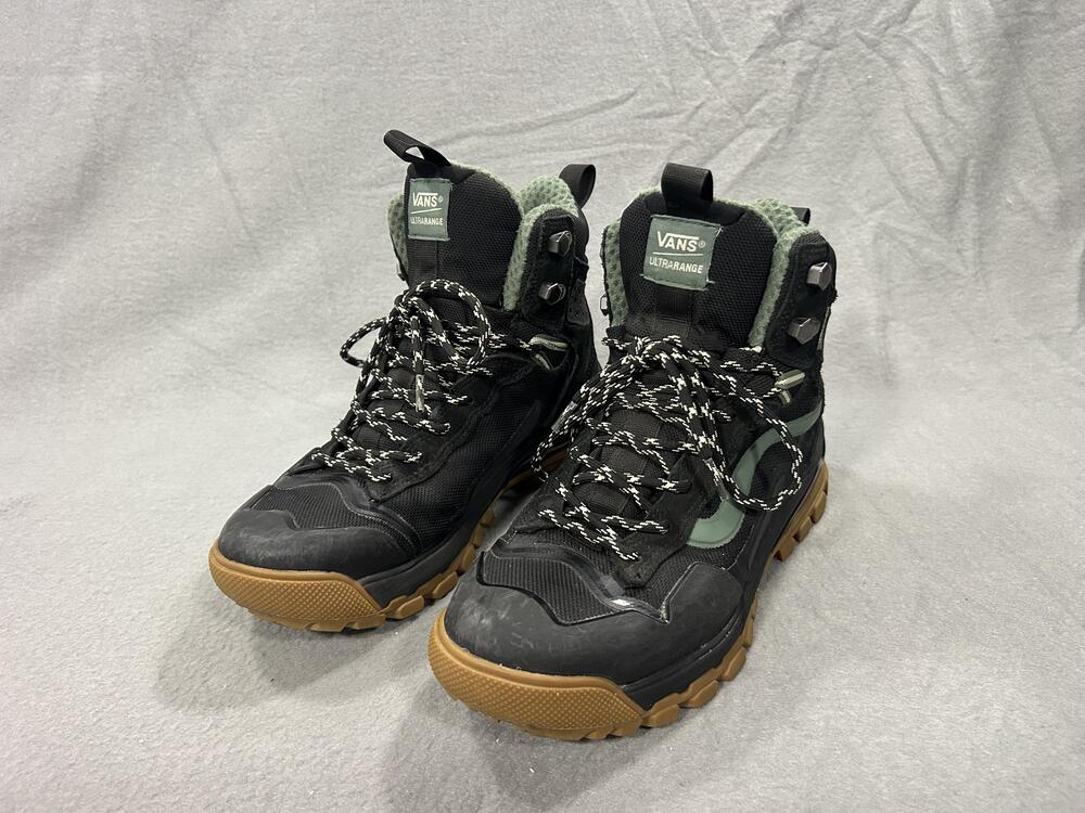 Vans UltraRange MTE Gore-Tex Boots Mens Size 8 Black Snow Winter Hiking Trail